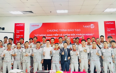 Chương trình đào tạo “Kỹ năng giao tiếp và chăm sóc khách hàng” dành cho lực lượng kỹ thuật Viettel Huế - Lớp 2